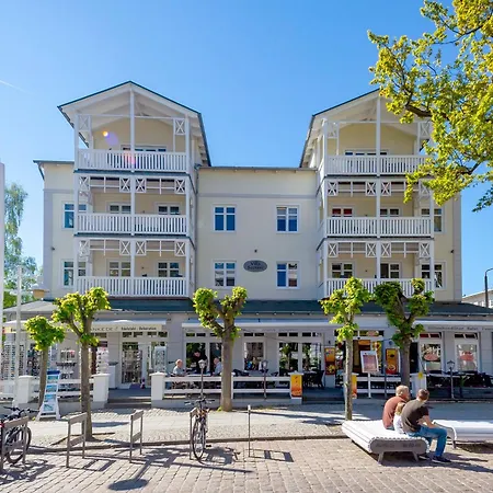 Seerose - 01 * Sellin (Rugen)